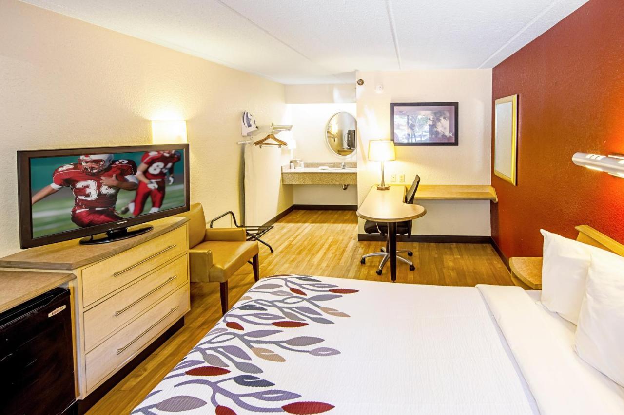 Red Roof Inn Charleston West - Hurricane, Wv Teays Valley Экстерьер фото