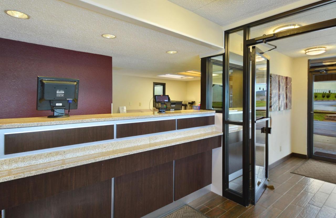 Red Roof Inn Charleston West - Hurricane, Wv Teays Valley Экстерьер фото